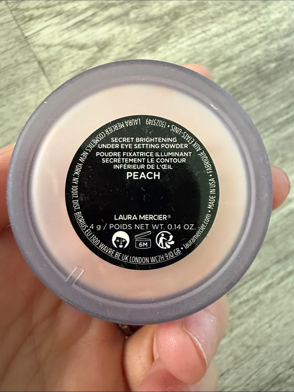 laura mercier Under Eye Setting Powder - Peach